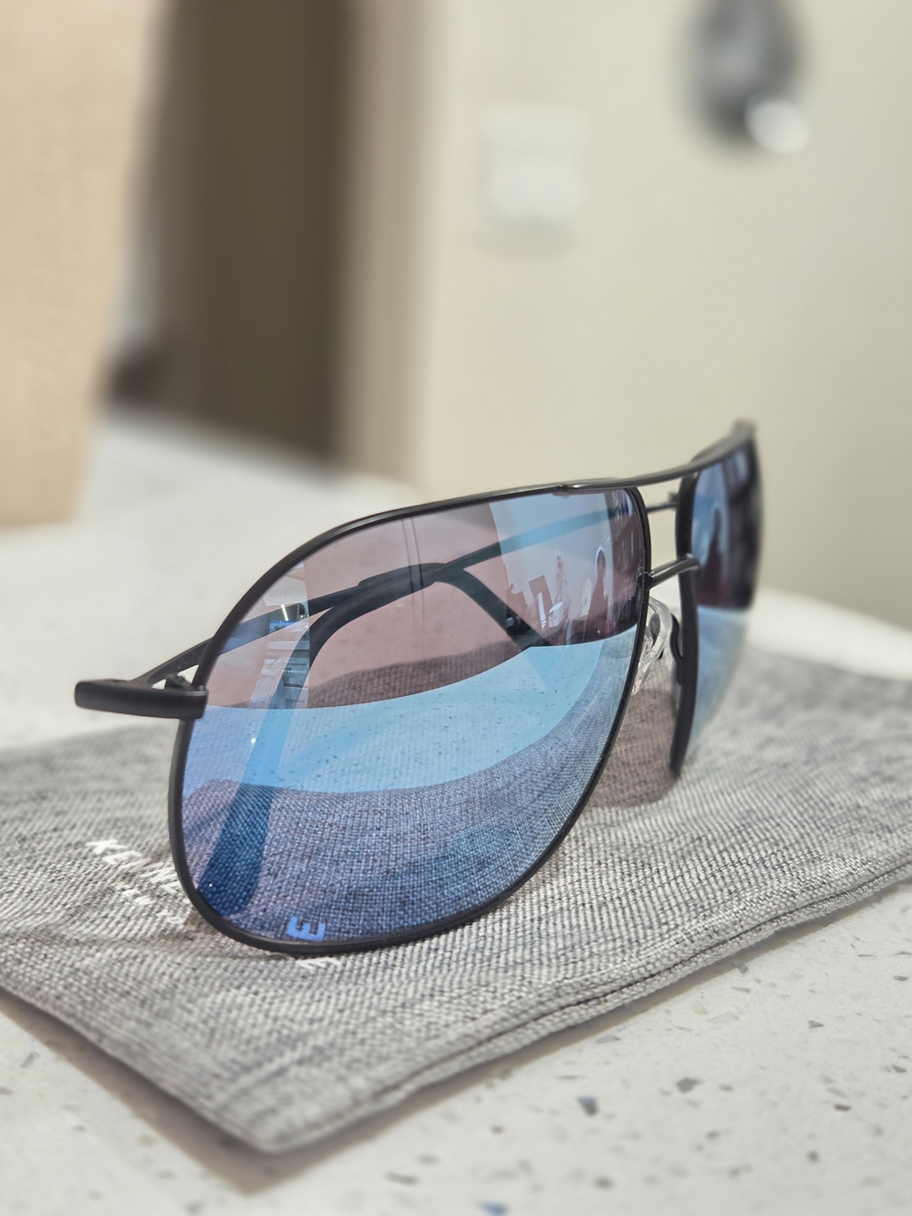 Kenneth Cole Men's Blue Gradient Aviator Swim Sunglasses